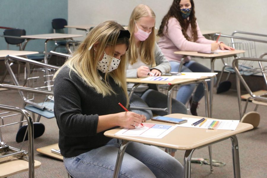 Senior Alexsandra “Aleks” Shepherd works on an activity during Spanish Club. As a member in the club, Shepherd attends meetings as a part of the Greyhound Hybrid cohort.